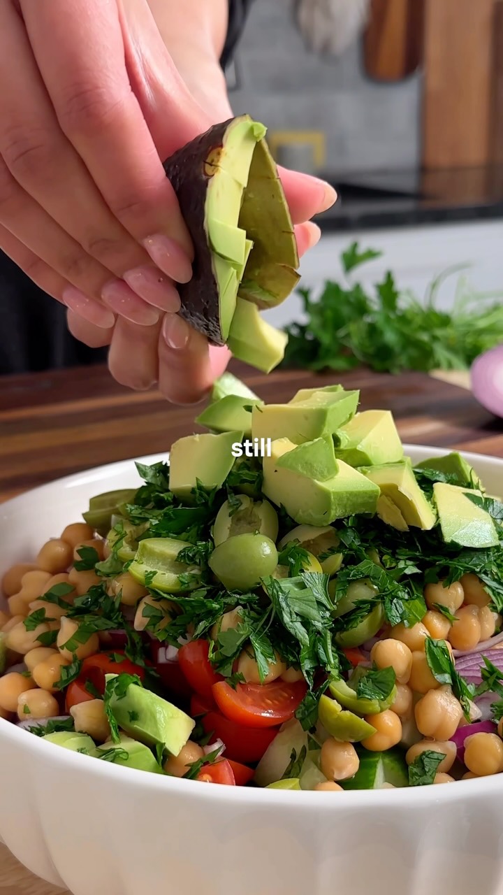 Fresh Cucumber & Chickpea Salad