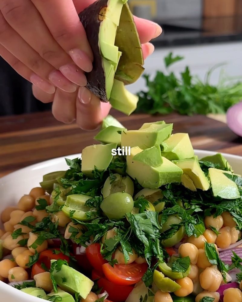 Fresh Cucumber & Chickpea Salad